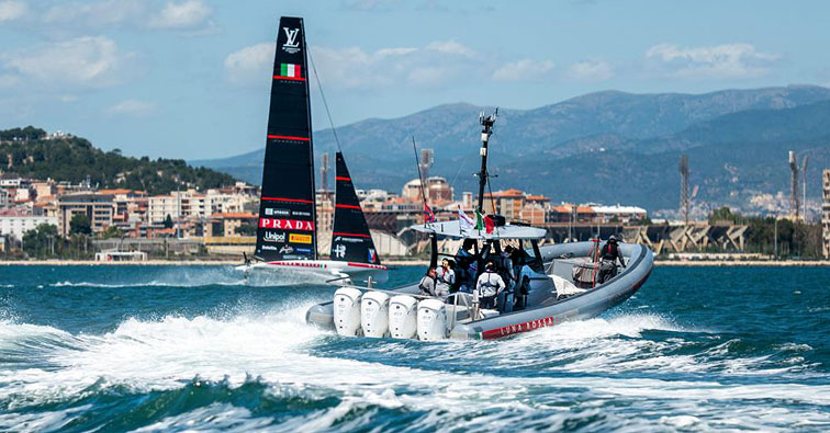 Yamaha y luna rosa